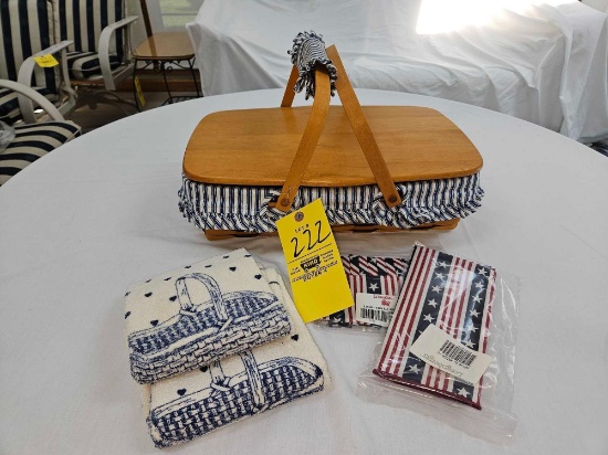 1997 Longaberger Sweetheart Gourmet Gathering Basket w/ Liner, Lid, Protector, & Accessories