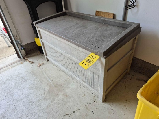 Suncast Plastic Storage Bin & Step 2 Plastic Storage Stand