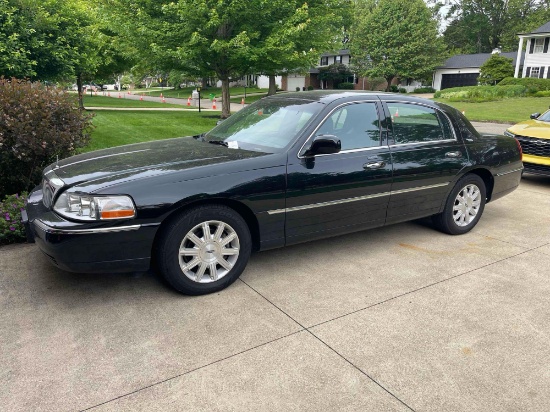 2009 Lincoln Town Car 126,610 miles. Daily driver