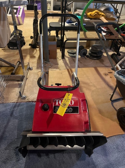 Toro S-200 gas powdered snow blower