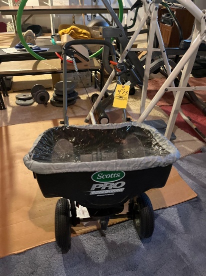 Scotts fertilizer spreader