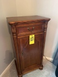 Large wooden jewelry cabinet full of costume jewelry - Necklaces, bracelets, earrings, rings
