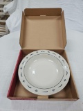 Longaberger Pottery 40 Oz. White & Blue Pasta Bowl