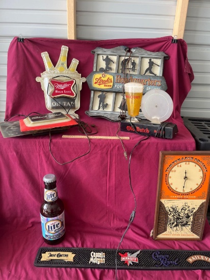 Bar Items, Runoff, Signs, Bottle, Clock