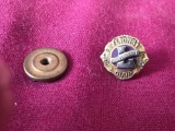 Marked 10Kt Gold Loins Past President Club Pin 2.2 grams
