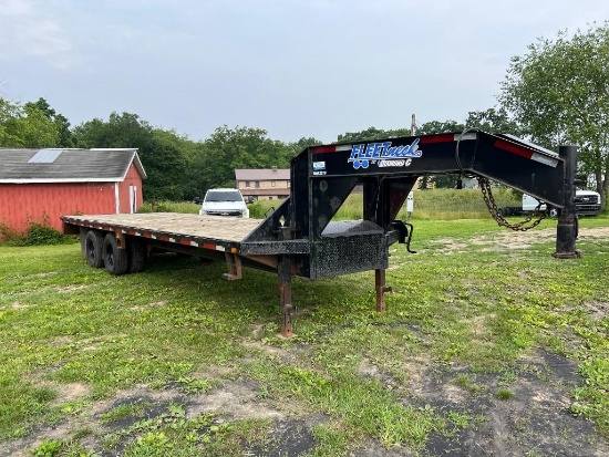 2018 Diamond C FMAX210 25 X 102 straight deck gooseneck