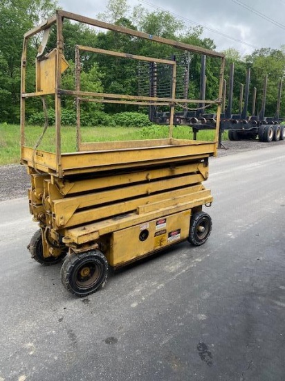 upright scissors lift model 61700, 19ft lift,