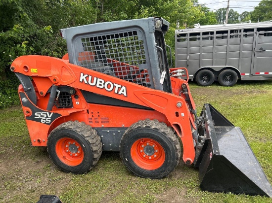 Kubota SSV65 Skid Loader