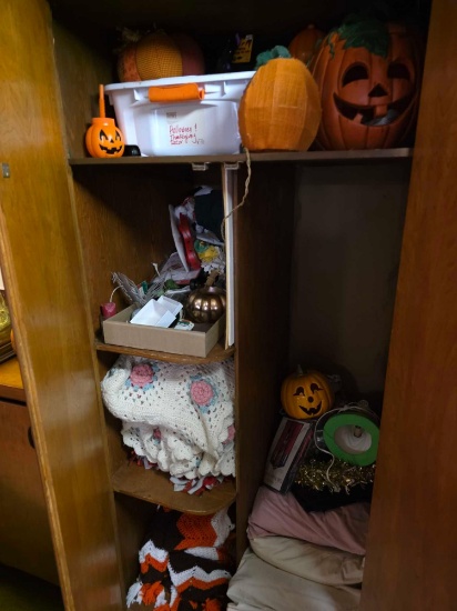 Halloween Decor, Blankets, Pillows