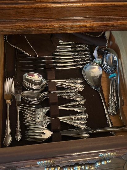 Candles, Candle Holders, Place Mats, Plated Flatware Oneida