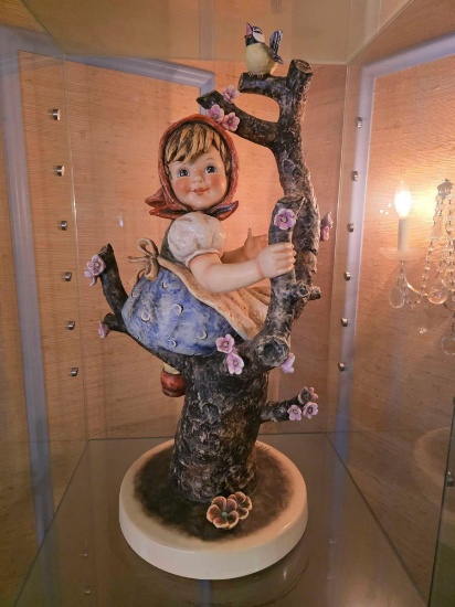 Jumbo Hummel Apple Tree Girl 33" Tall 141/X