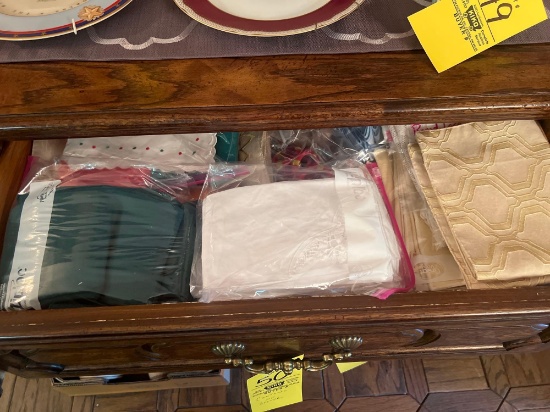 Place Mats and Table Cloths