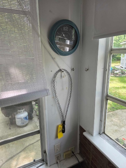 Rug Beater, Clock