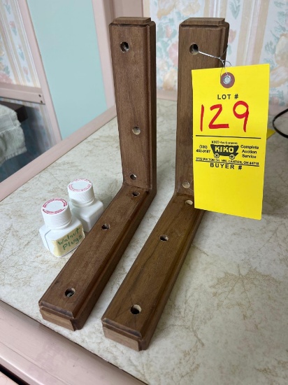 Walnut Bracket with Metal Frame