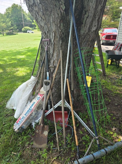 Shovel, Rack, Spud bar, Yard Tools