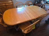 Oak Dinning Room Table W/ 6 Chairs