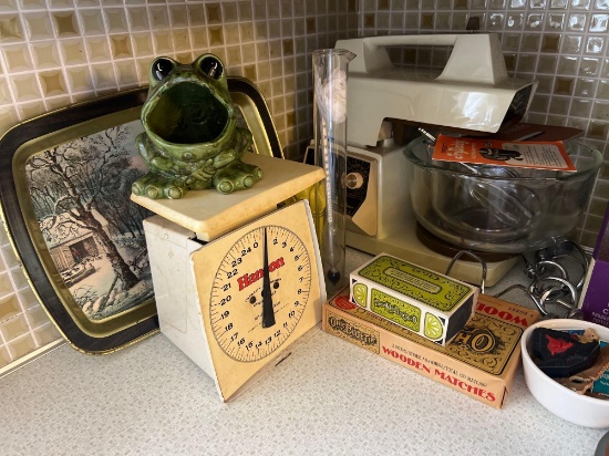 Contents on Top Of Kitchen Counters