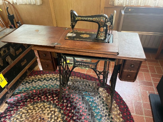 Vintage Singer Sewing Machine
