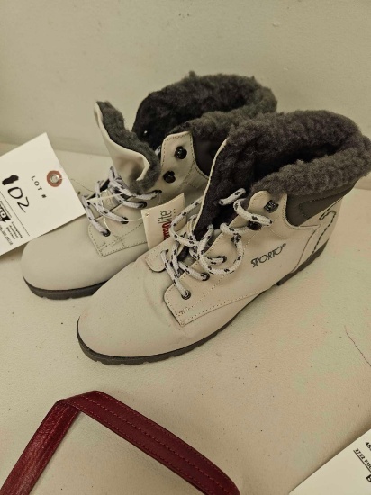 Sporto lady's boots, 8.5