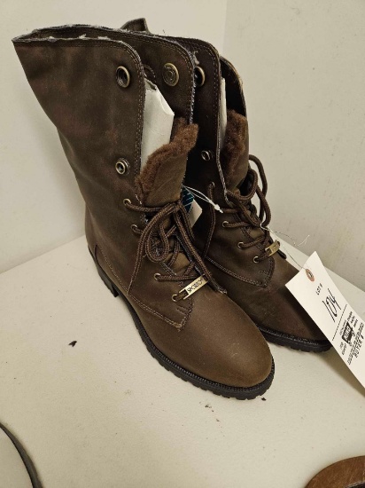Sporto lady's boots, 8.5