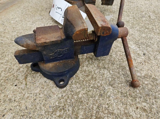 Small vice
