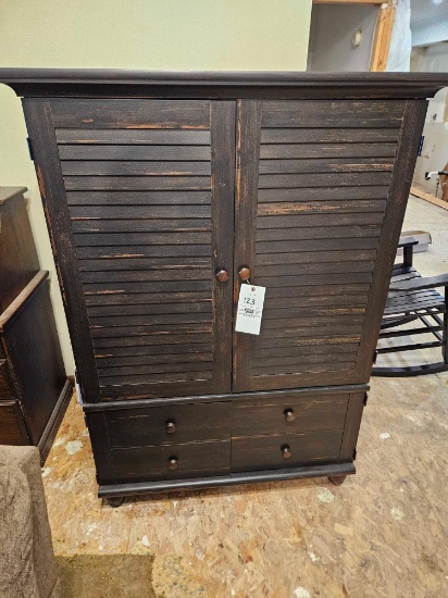 Entertainment cabinet