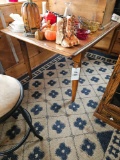 Dining table with 1 leaf
