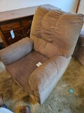 Tufted recliner