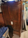 Wardrobe cabinet
