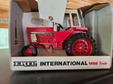 Ertl Int 1466 turbo tractor 1/16