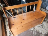 Lift top bench
