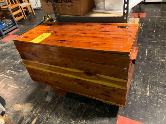 Wood chest/toy box w material