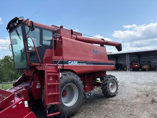 Case IH 1660 axial flow combine, hydrostatic, 4wd,