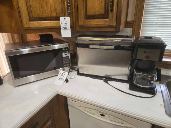 Panasonic Microwave, Ninja Toaster Oven, Bunn Coffee Pot