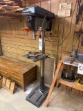 Nice Delta 17-900 drill press with clamps