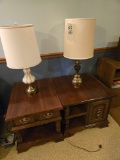 2 Broyhill End Stands and 2 Lamps