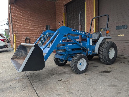 Ford 1310 Diesel 4x4 tractor w/7108 loader and 5' bucket