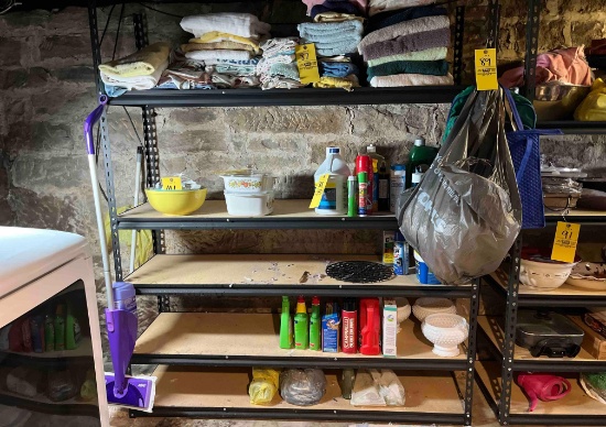 Adjustable storage shelf