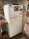 whirlpool refrigerator (works)