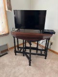 Dark Mahogany Round Drop Leaf Table