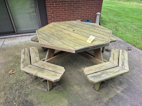 Octagonal Wooden Outdoor Picnic Table