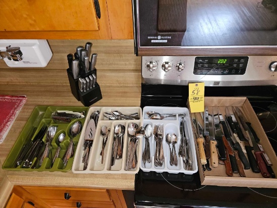 Faberware Knife Set & Assortment of Flatware