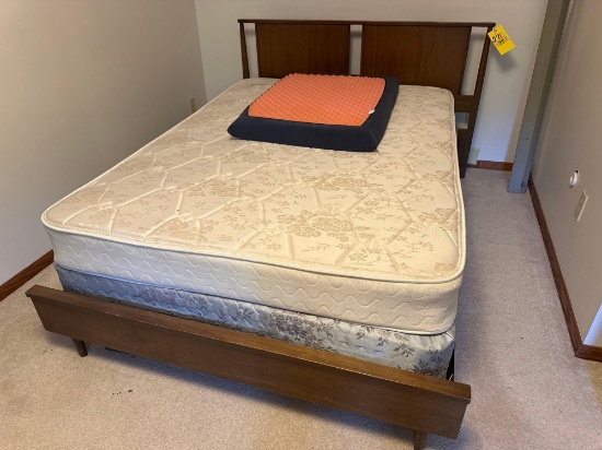 4 pc full size bedroom suite includes, chest of drawers, end table, dresser and chair