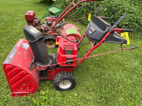 Troy-Bilt Storm 7524 snow blower