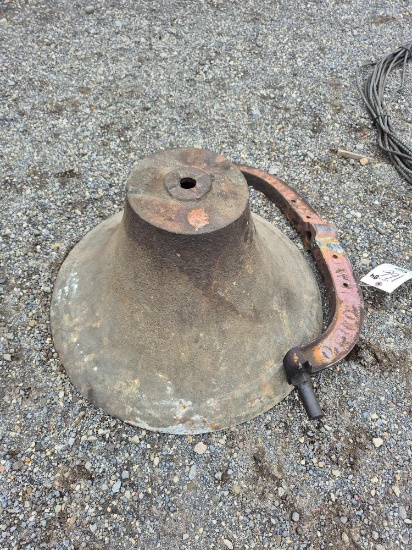 Vintage Cast Iron School Bell - No Clapper | Online Auctions | Proxibid