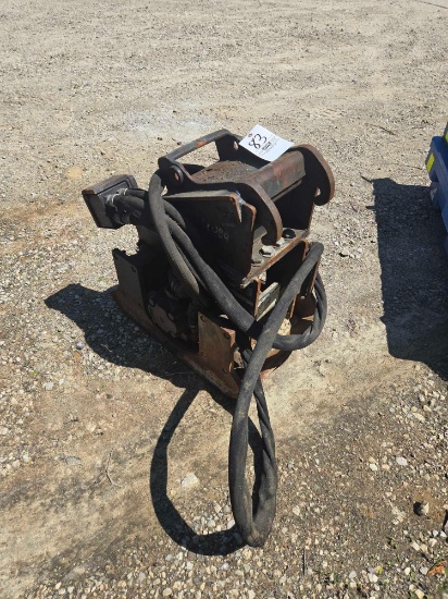 Bobcat excavator hydraulic plate compactor attachment Model PCF34