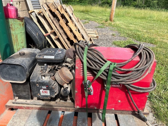 Lincoln 225 G7 Gas Powered AC/DC Arc Welder