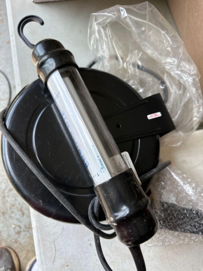 retractable shop light