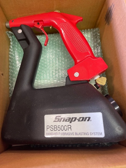 Snap-On abrasive blasting system