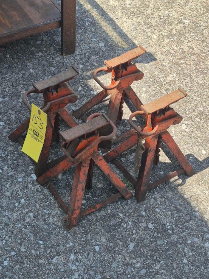 4 Jack Stands